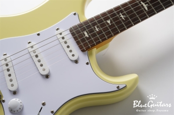 SE Silver Sky - Moon White