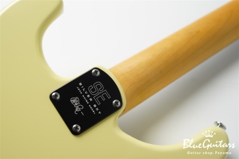 SE Silver Sky - Moon White