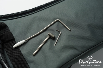 SE Silver Sky - Moon White