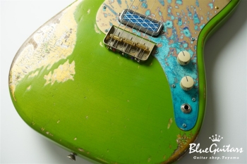 IRIS #156 Multi Layer/Heavy Aged - Lime Green Metallic over Gold with Art Brass