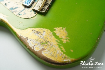 IRIS #156 Multi Layer/Heavy Aged - Lime Green Metallic over Gold with Art Brass