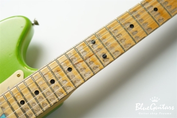 IRIS #156 Multi Layer/Heavy Aged - Lime Green Metallic over Gold with Art Brass