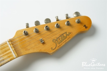 IRIS #156 Multi Layer/Heavy Aged - Lime Green Metallic over Gold with Art Brass