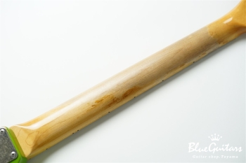 IRIS #156 Multi Layer/Heavy Aged - Lime Green Metallic over Gold with Art Brass