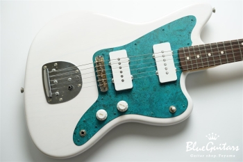 Model JM. #176 Light Aged - White Blonde with Blue