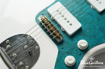 Model JM. #176 Light Aged - White Blonde with Blue