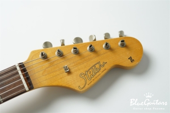 Model JM. #176 Light Aged - White Blonde with Blue