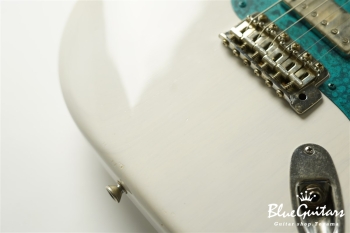 Model S. #161 Light Aged - White Blonde with Blue