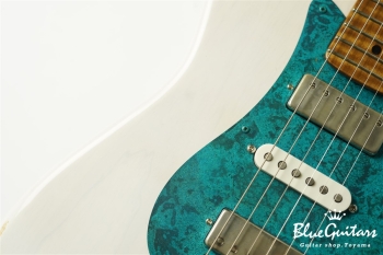 Model S. #161 Light Aged - White Blonde with Blue