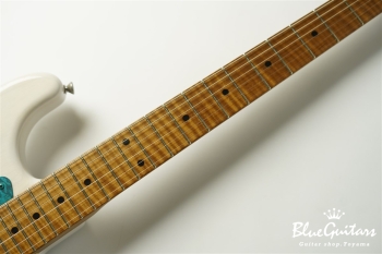 Model S. #161 Light Aged - White Blonde with Blue