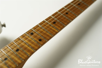 Model S. #161 Light Aged - White Blonde with Blue