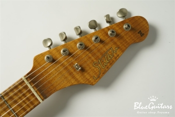 Model S. #161 Light Aged - White Blonde with Blue