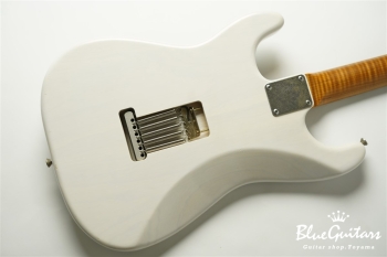 Model S. #161 Light Aged - White Blonde with Blue