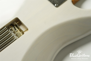 Model S. #161 Light Aged - White Blonde with Blue