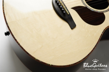 R60 Bearclaw Swiss Moon Spruce/ East Indian Rosewood