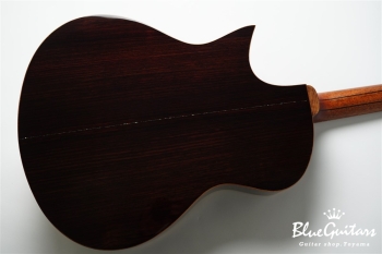 R60 Bearclaw Swiss Moon Spruce/ East Indian Rosewood