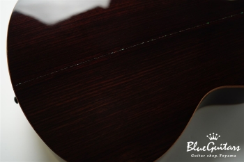 R60 Bearclaw Swiss Moon Spruce/ East Indian Rosewood