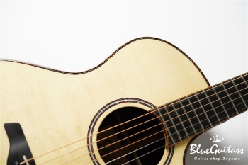 R60M Bearclaw Swiss Moon Spruce/ Madagascar Rosewood