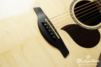 R60M Bearclaw Swiss Moon Spruce/ Madagascar Rosewood