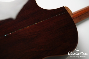 R60M Bearclaw Swiss Moon Spruce/ Madagascar Rosewood