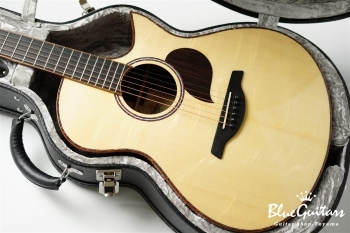 R60M Bearclaw Swiss Moon Spruce/ Madagascar Rosewood