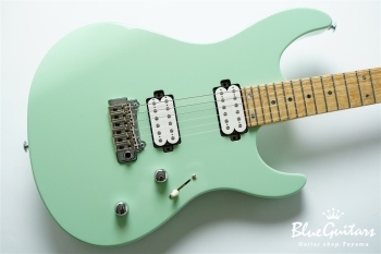 FUTURA-S HH  Birds Eye  Maple Neck - Surf Green / Matching Head