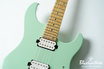 FUTURA-S HH  Birds Eye  Maple Neck - Surf Green / Matching Head