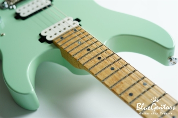 FUTURA-S HH  Birds Eye  Maple Neck - Surf Green / Matching Head