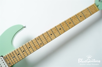 FUTURA-S HH  Birds Eye  Maple Neck - Surf Green / Matching Head