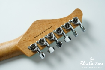 FUTURA-S HH  Birds Eye  Maple Neck - Surf Green / Matching Head