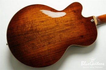 Ladybug-CB Ltd. #064 - Caramel Burst (Lacquer) 