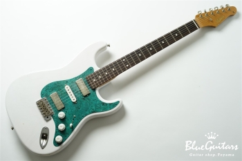 Model S. #182 Light Aged - White Blonde with Blue