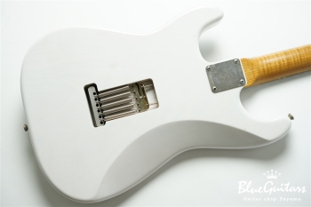 Model S. #182 Light Aged - White Blonde with Blue