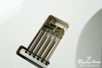 Model S. #182 Light Aged - White Blonde with Blue