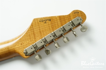 Model S. #182 Light Aged - White Blonde with Blue