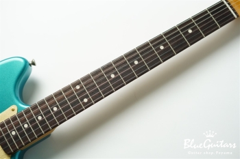 IRIS #185 Light Aged - Faded Competition Burgundy with Brass Vibration