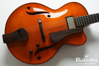 Wagtail 15″ Spruce Top / Figured Maple Side&Back