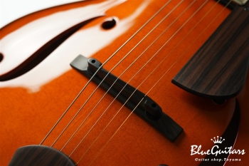 Wagtail 15″ Spruce Top / Figured Maple Side&Back