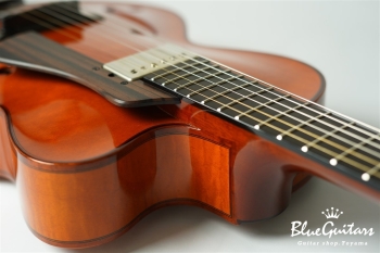 Wagtail 15″ Spruce Top / Figured Maple Side&Back