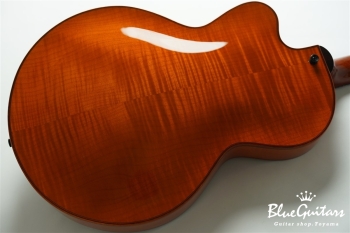 Wagtail 15″ Spruce Top / Figured Maple Side&Back