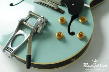 Lester w/ Bigsby - Black Bellied Blue