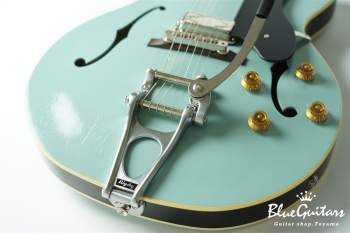 Lester w/ Bigsby - Black Bellied Blue