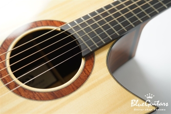 OMC "Tyla" Old Growth German Spruce/Madagascar Rosewood