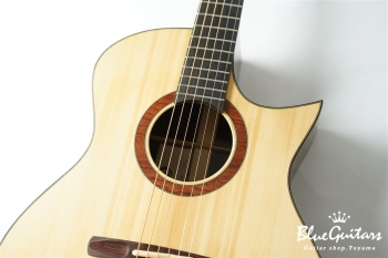 OMC "Tyla" Old Growth German Spruce/Madagascar Rosewood