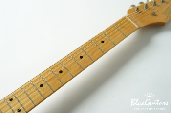 IRIS #206 Light Aged - Olympic White with Blue