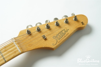 IRIS #206 Light Aged - Olympic White with Blue