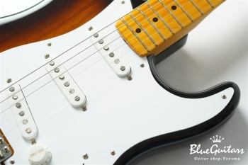 70th Anniversary American Vintage II 1954 Stratocaster - 2-Color Sunburst