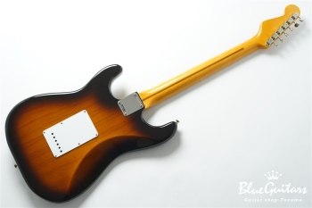 70th Anniversary American Vintage II 1954 Stratocaster - 2-Color Sunburst