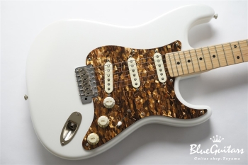Model S. Glassy #118 - Pearl White / Pickguard Shaped by stone-D eyewear (2000s Cellulose Acetate/Made in SABAE,FUKUI)