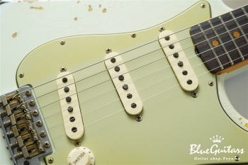 1961 Stratocaster Heavy Relic - Super Faded Aged Sonic Blue over 3-Tone Sunburst